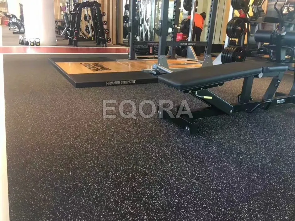 Резиновые рулонные покрытия для спортивных залов из крошки в Лопатинском